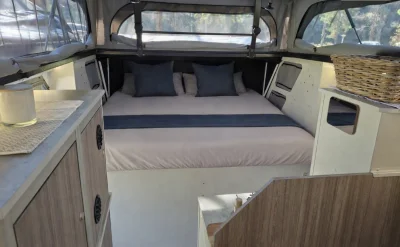 Conqueror UEV-17 | Luxury 4-Sleeper | On The Krugers Doorstep
