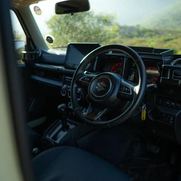 Un-equipped 5 Door Jimny photo 5