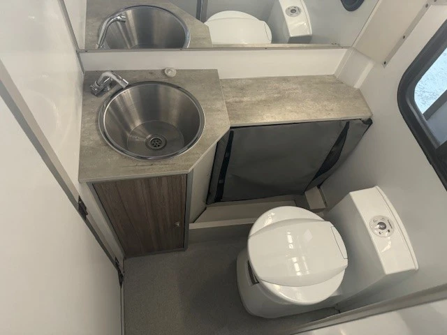 Conqueror Uev25 Ultimate Luxury photo 3