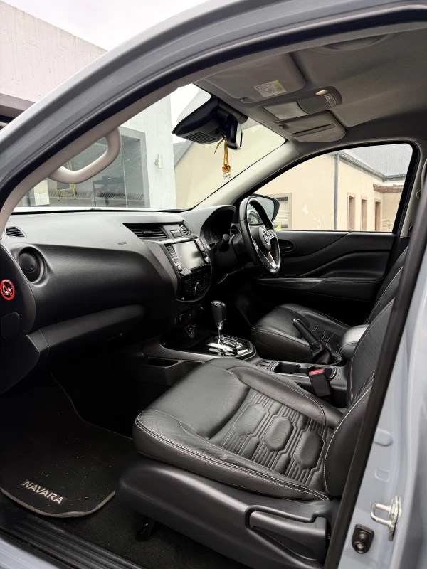 Nissan Navara Pro4X Automatic photo 6