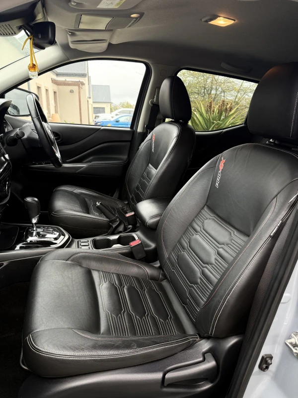 Nissan Navara Pro4X Automatic photo 7