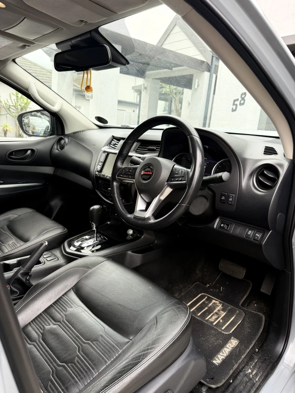 Nissan Navara Pro4X Automatic photo 8